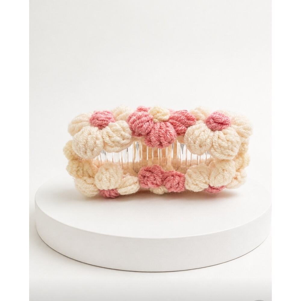 Ivory Pink Knit Flower Hair Claw Clip New - Picture 3 of 3
